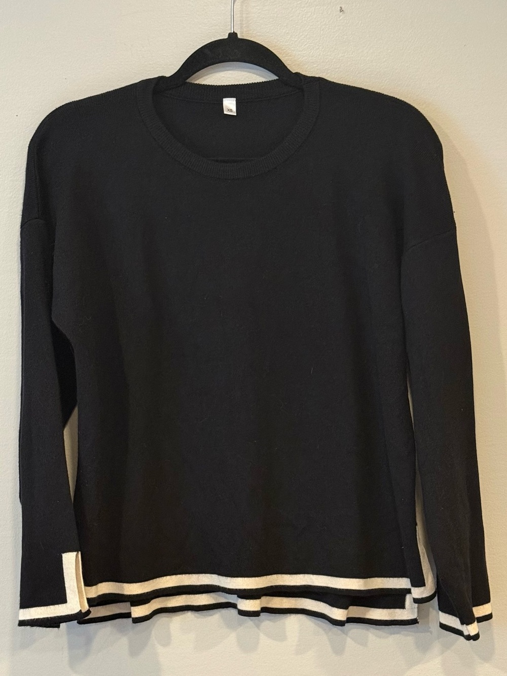 Minimalist Women's Black Knit Sweater Contrast Stripe Hem Slit Pullover Size XS